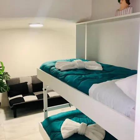 דירה Amonia House