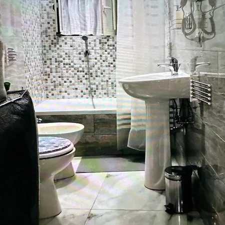 Amonia House 아파트