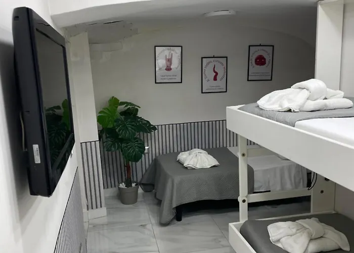 Amonia House نابولي