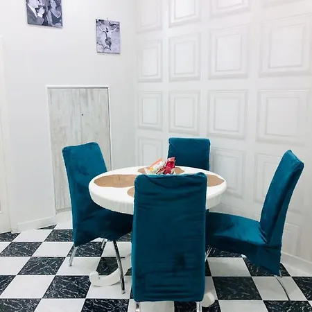 דירה Amonia House